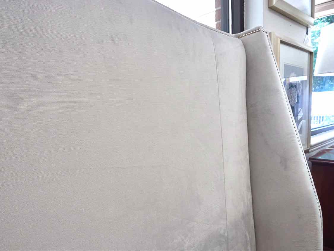 MG+BW  Dove Gray Upholstered Queen Wing Bed