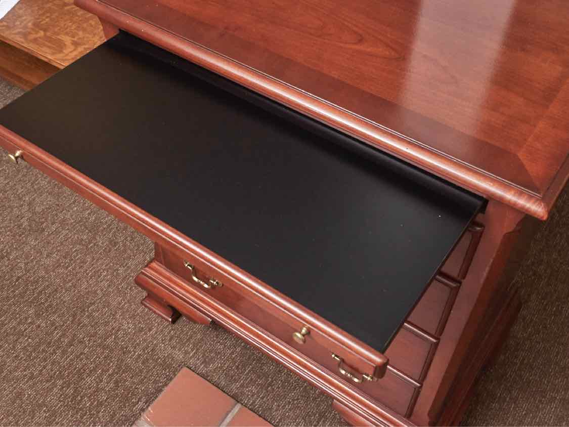 Thomasville Cherry 4 Drawer & Pull Out Shelf Bachelor's Chest