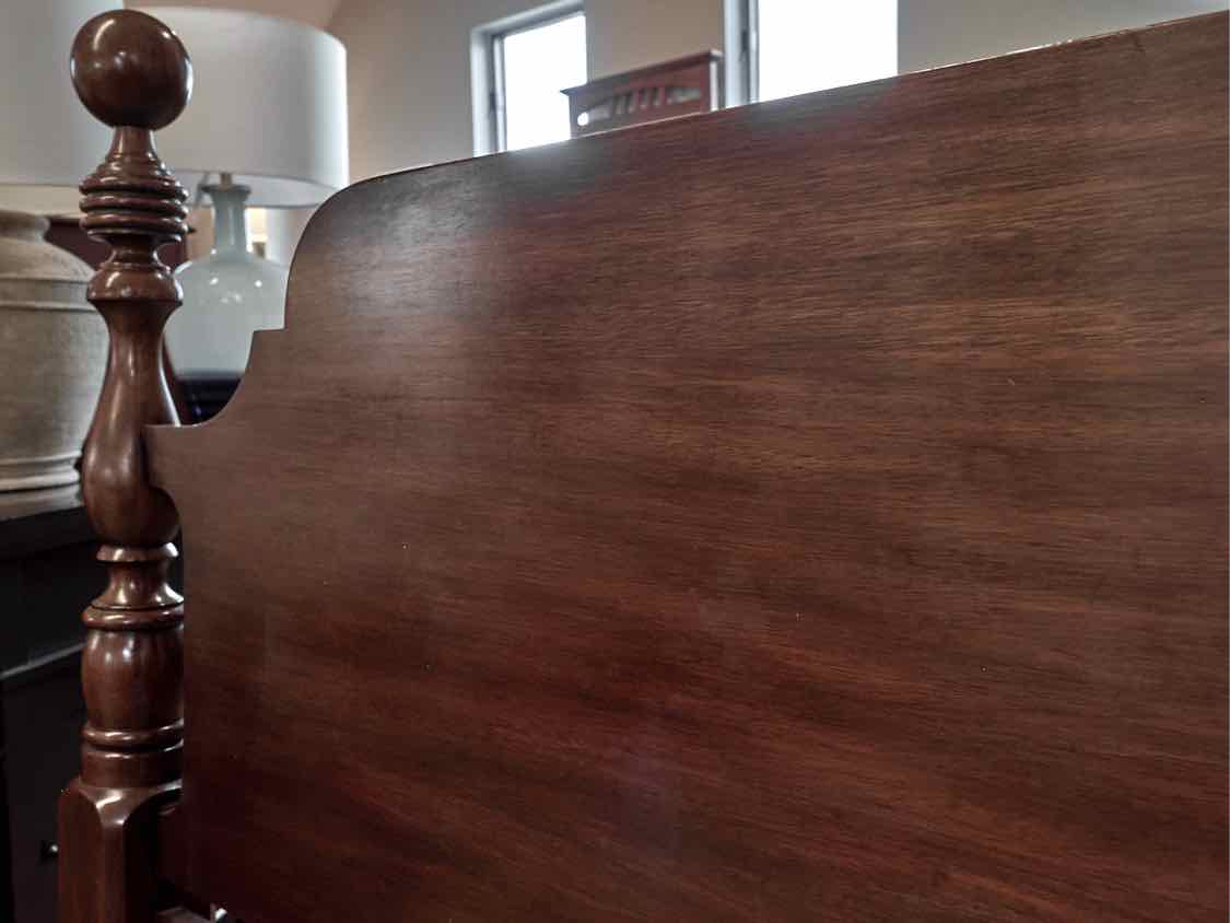 Henkel Harris Queen Cannonball Bed in Mahogany