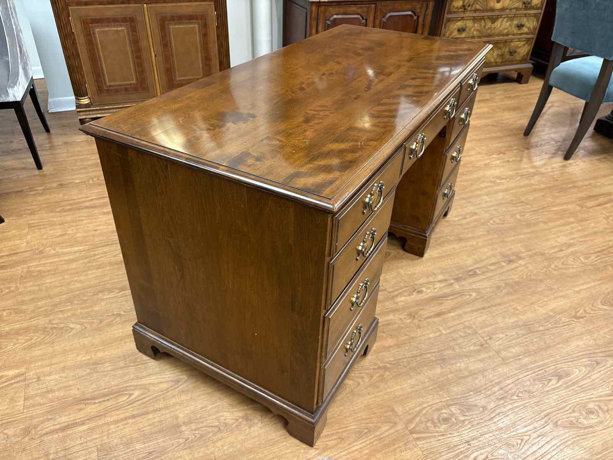 Ethan Allen 'Classic Manor' Executive Desk