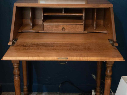 Sprague & Carleton Tiger Maple Drop - Front Desk