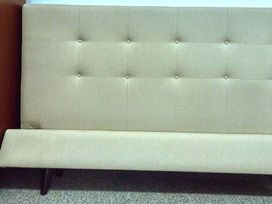 Upholstered Queen Platform Bed in Putty