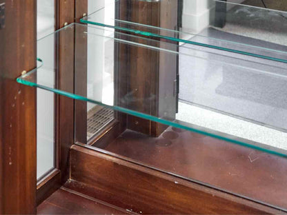 Thomasville Mahogany Display Cabinet W/ Column Detailing