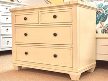 Ethan Allen  Iviory Finish 4 Drawer Chest