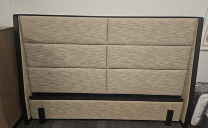 Lexington 'Barcelona' King Bed