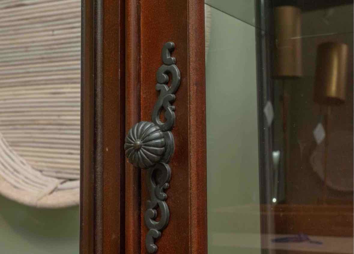 Euroclassique Mahogany Finish Curio Display Cabinet