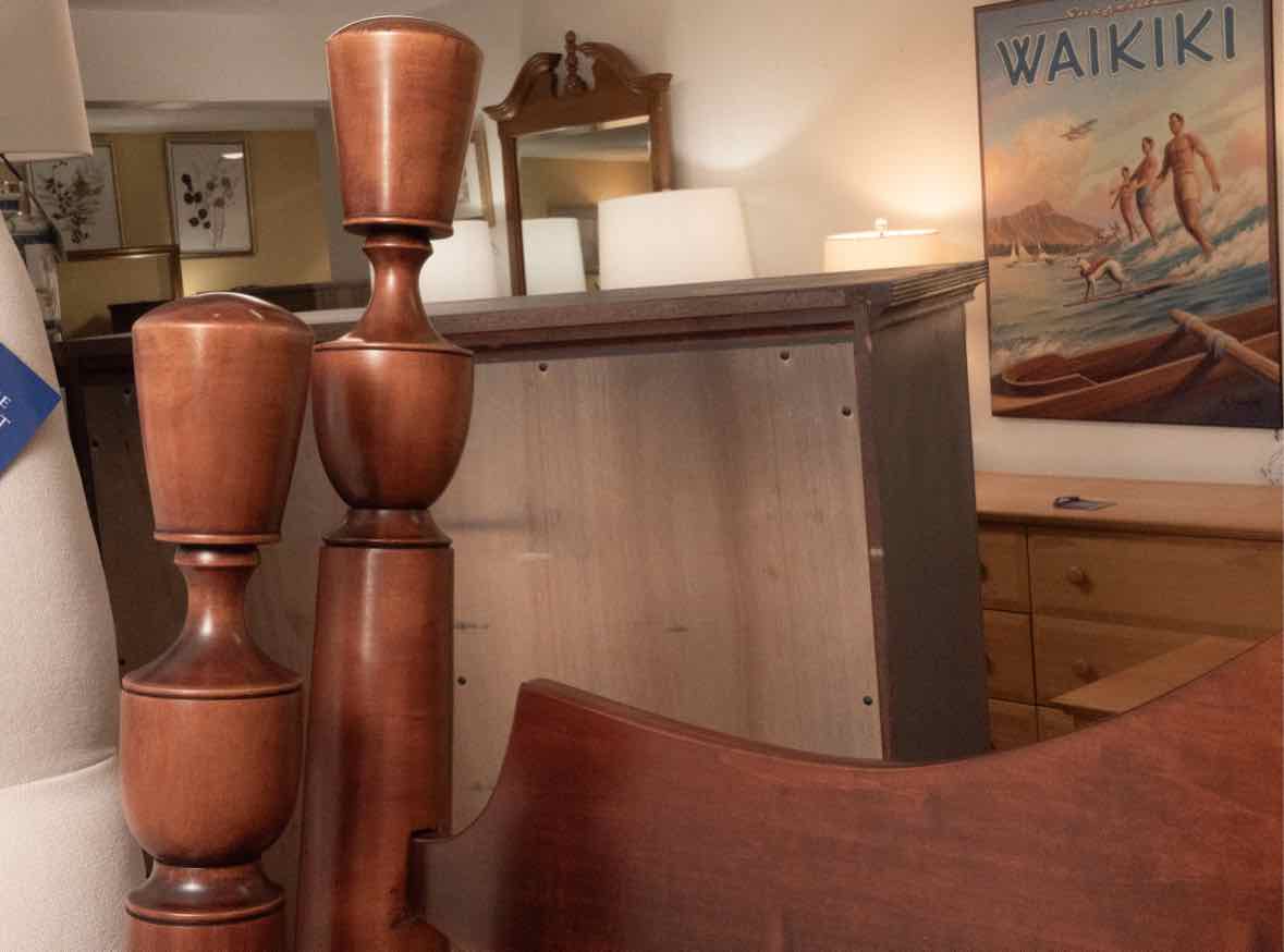 Leonard's Walnut Queen Antique Bed with Goblet Shape Finals