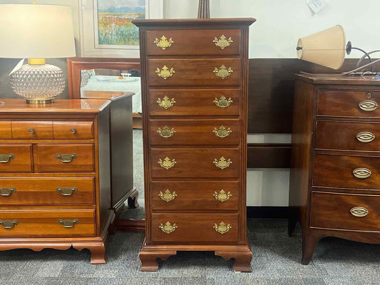 Queen Anne Lingerie Chest
