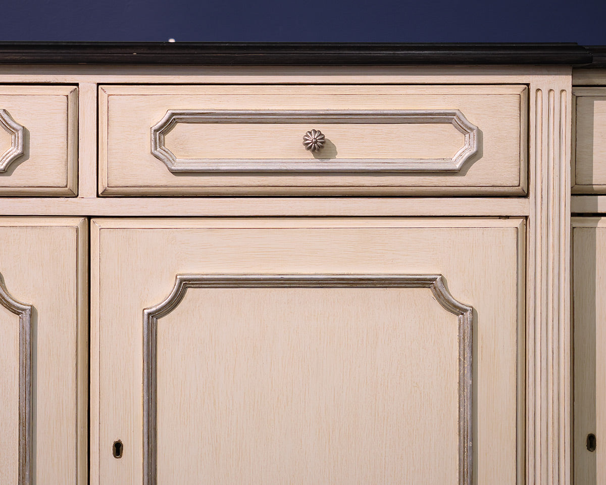 Servers & Sideboards