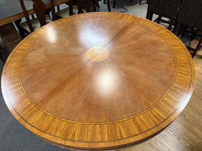 Ethan Allen 'Townhouse' Round Mahogany Dining Table