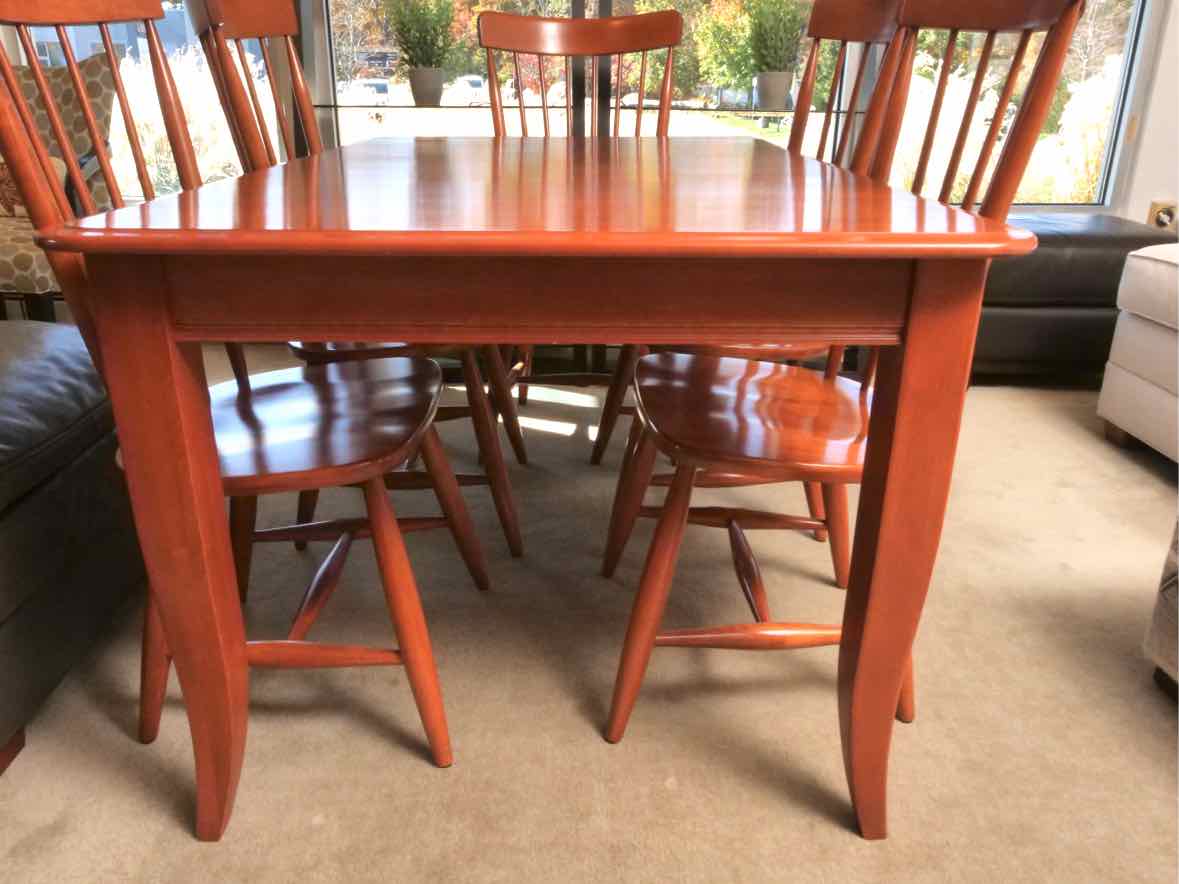 Thomasville  Maple Dining Table & 2 Arm & 4 Side Chair Set