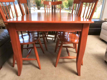 Thomasville  Maple Dining Table & 2 Arm & 4 Side Chair Set