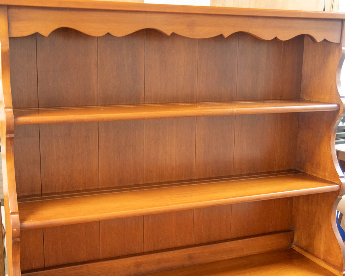 Rock Maple Colonial Hutch with Scallop Top