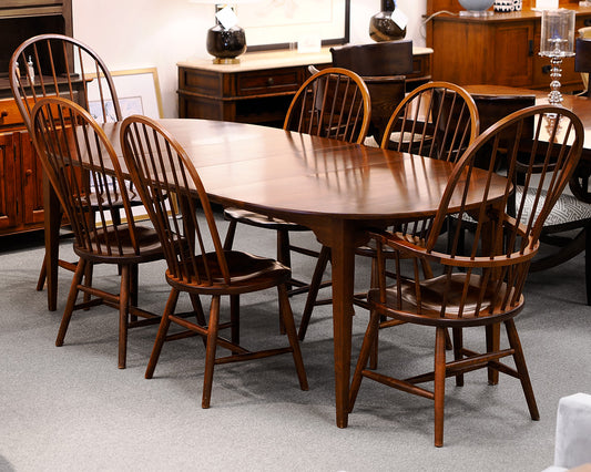 Nichols & Stone Dining Table & Chair Set