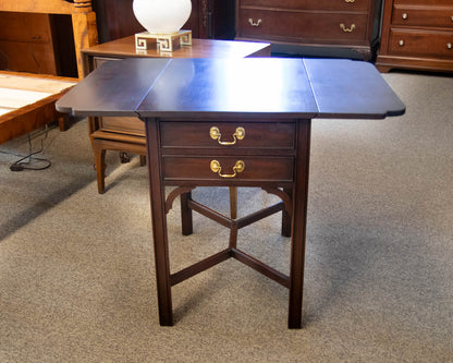 Henkel Harris Pembroke 2-Drawer Mahogany Dropleaf Side Table