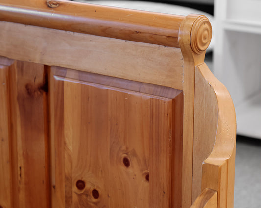 Twin Vintage Pine Daybed