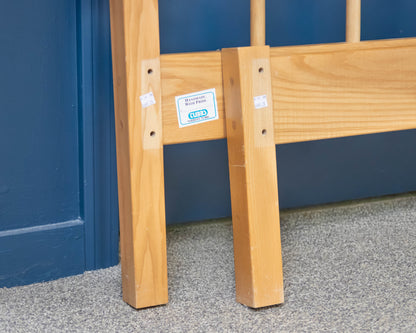 Pair of Vermont Tubbs Oak Spindle Twin Beds