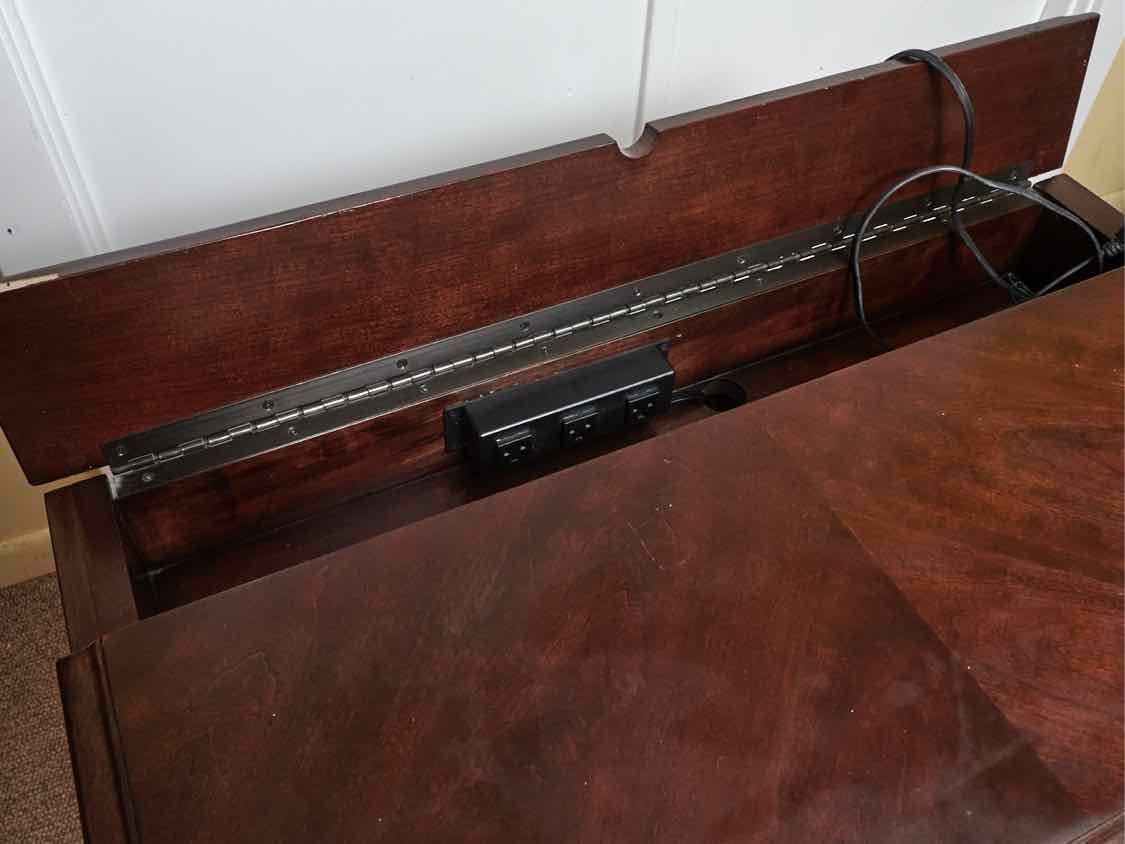 Pair of Bassett 3 Drawer Nightstand in Dark Stain Finish