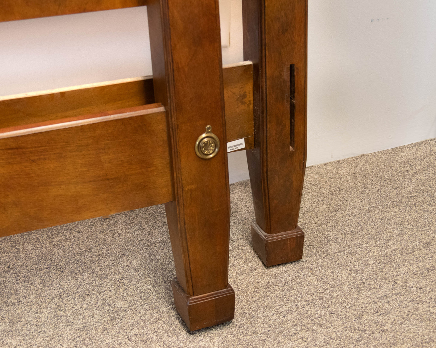 Alderwood 4 Carved Post Queen Bed