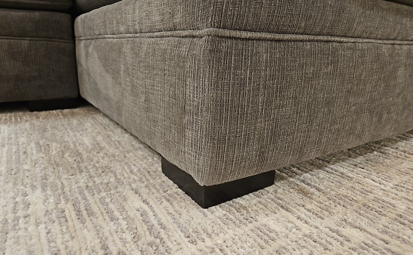 'Jolo' Sofa with Right-Arm-Facing Chaise