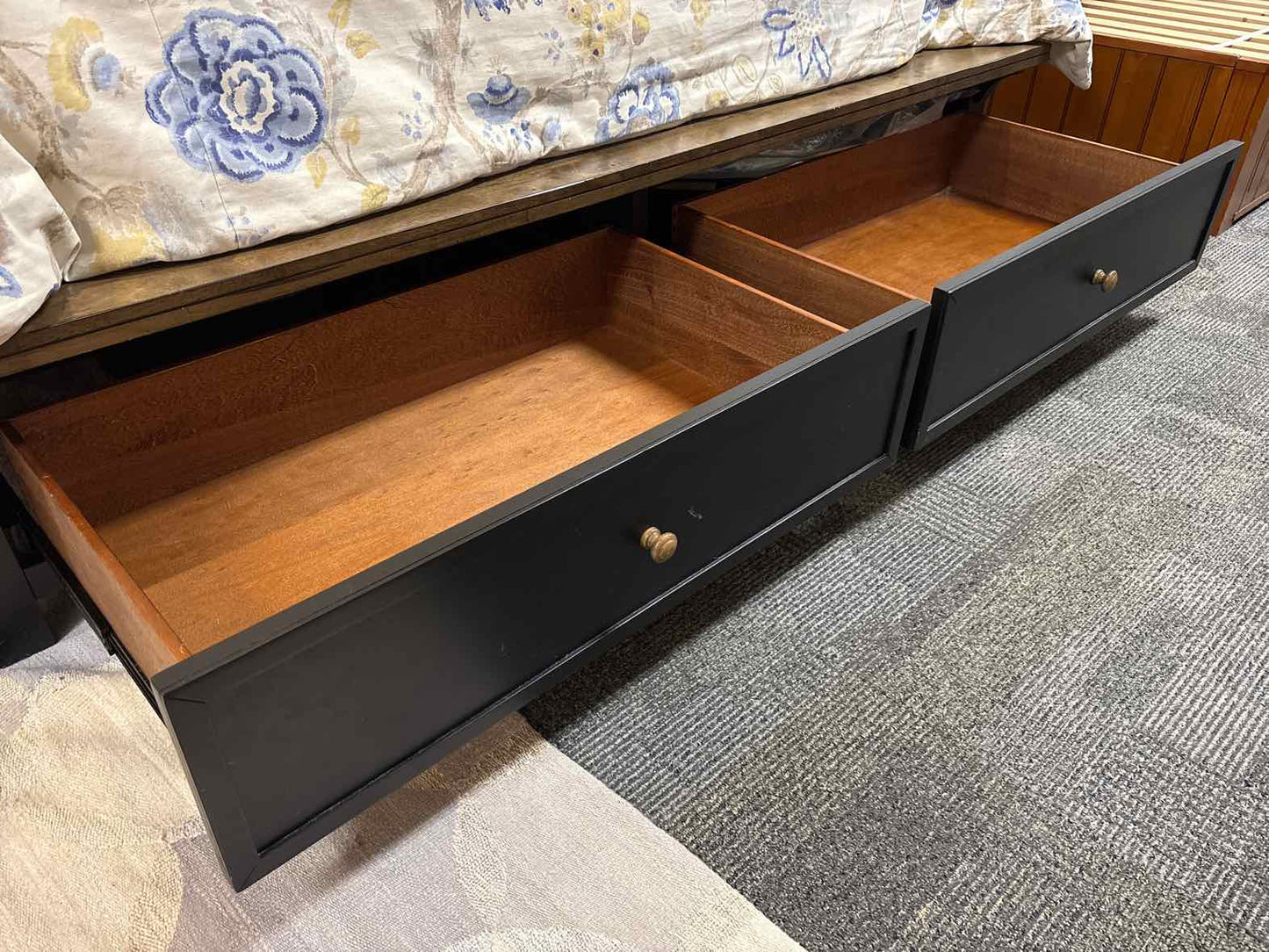 A America 'Stormy Ridge' King Storage Bed in Black