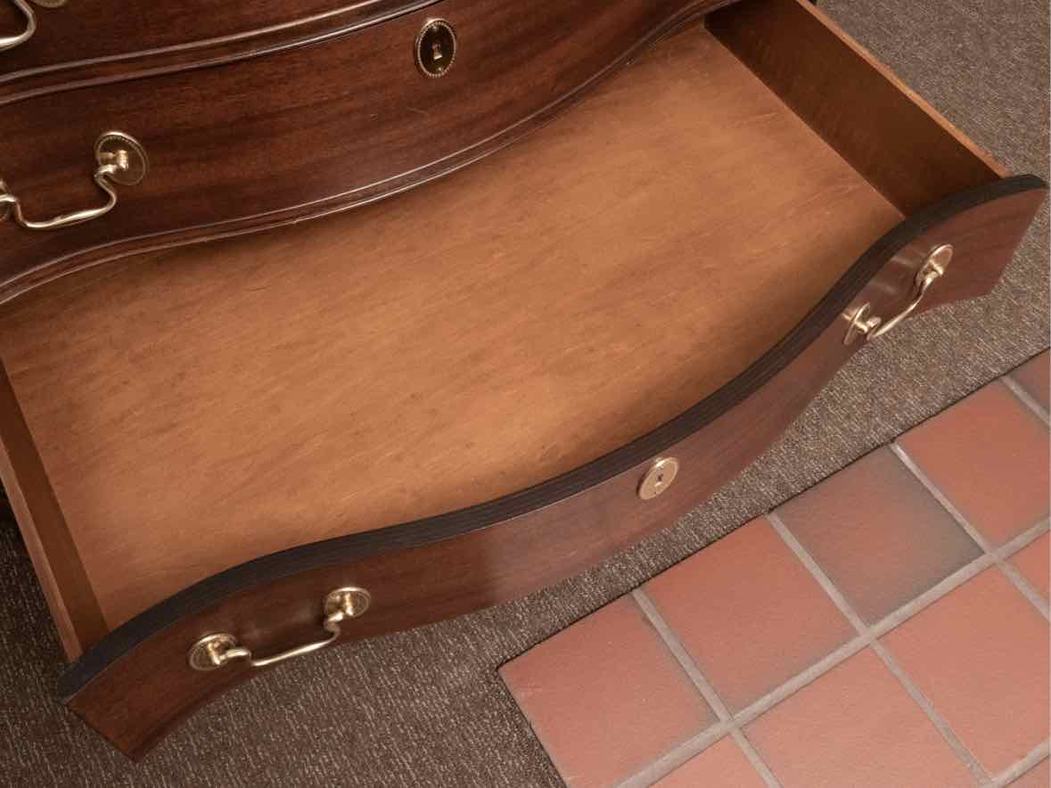 Mahogany Bachelor's  Chest with 4 Drawers & Soilid Brass Handles