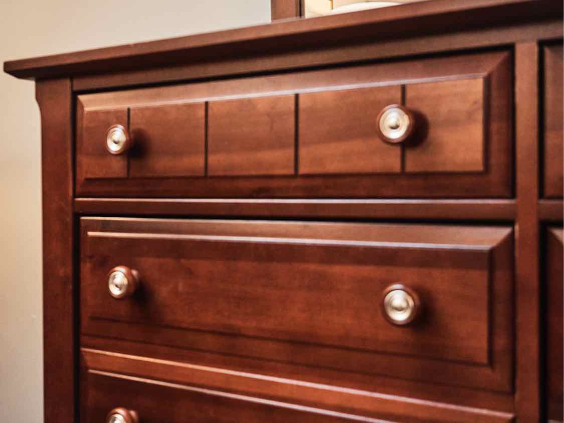6 Drawer Dresser in Rich Cherry Finish w/ Matching Dresser Mirror