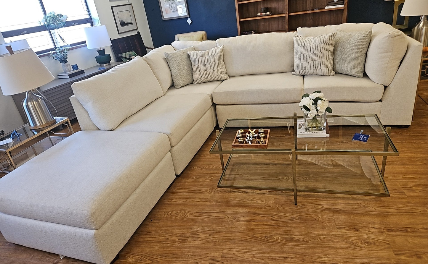 4-seat Modular Sectional with Ottoman