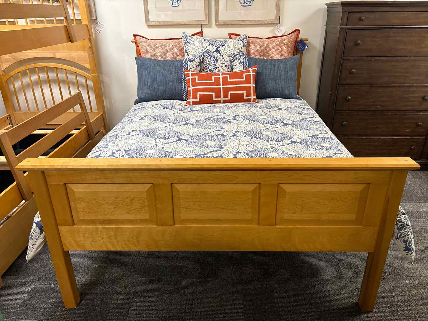 Pompanoosuc Mills 'New England' Queen Bed
