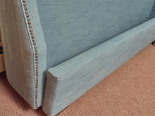 Heather Blue Tweed Upholsterd Full Beds