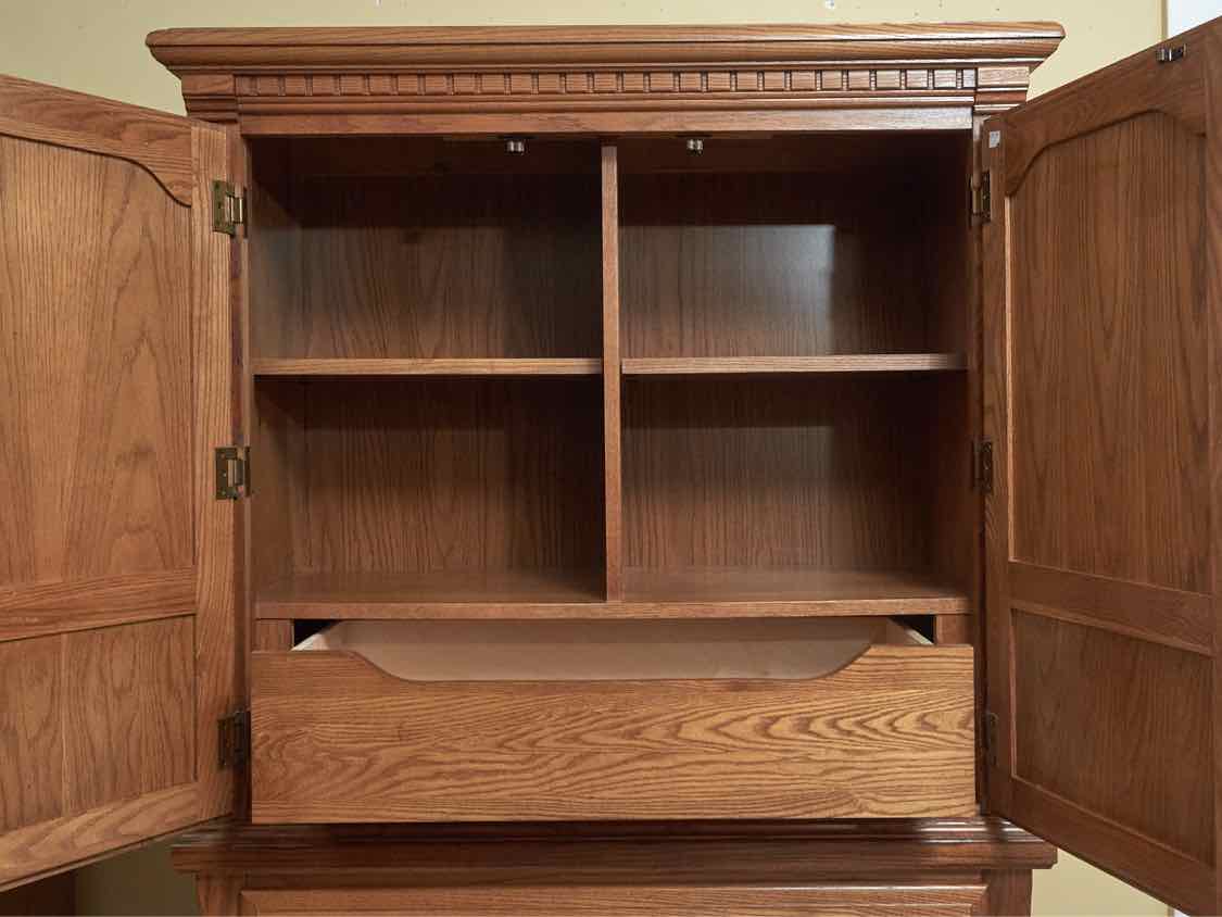 Vaughan Bassett Oak 2 Door 2 Shelf 3 Drawer Brass Handles Chifferobe Chest
