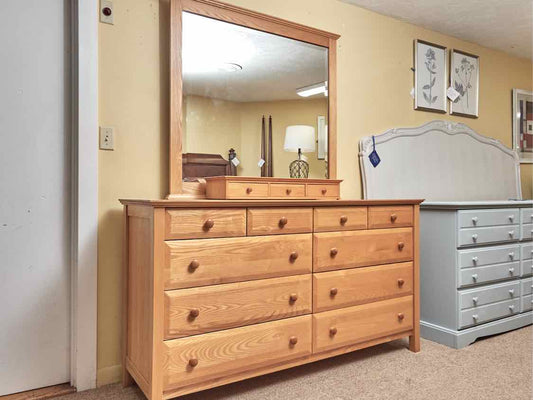 Vermont Tubbs Oak 10 Drawer 3 Drawer Glove Box  Dresser & Mirror