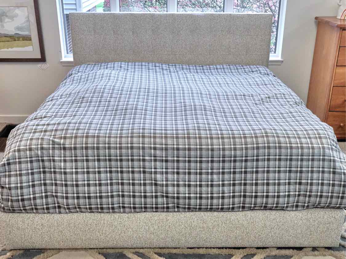 Room & Board Wyatt King Bed in Conley Oatmeal