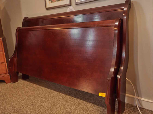 Cherry Sleigh Queen Bed with Wood Rails