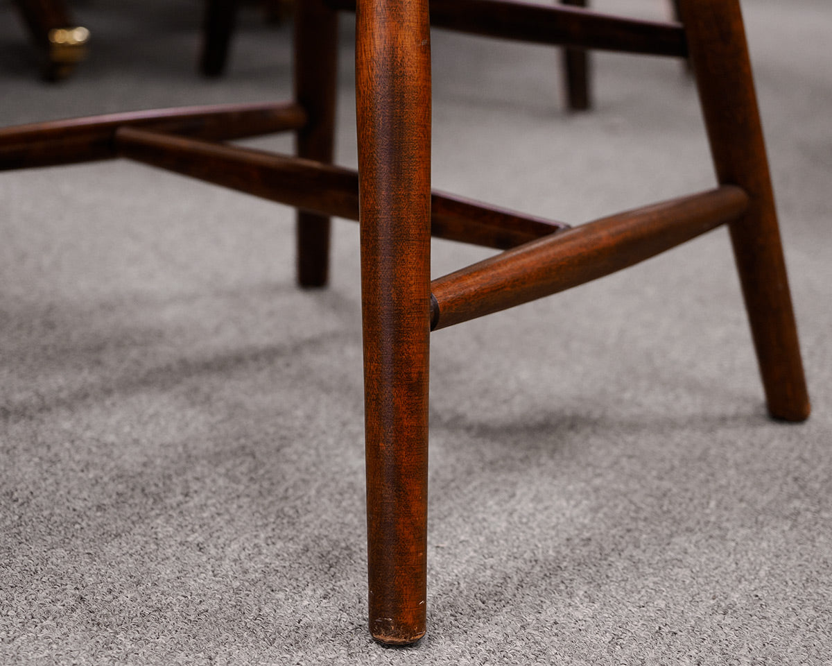 Nichols & Stone Dining Table & Chair Set