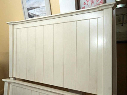 Basset Ivory Finish Vertical Slat Queen Bed