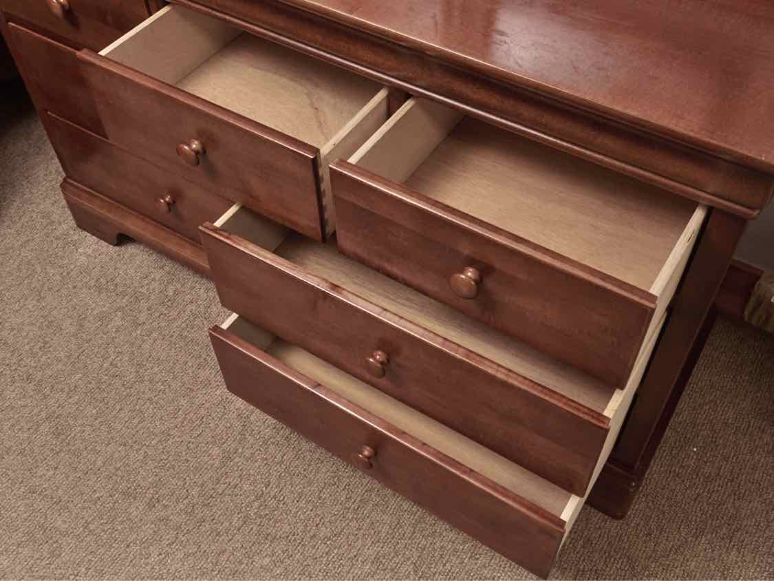Stanley Cherry 7 Drawer  Dresser