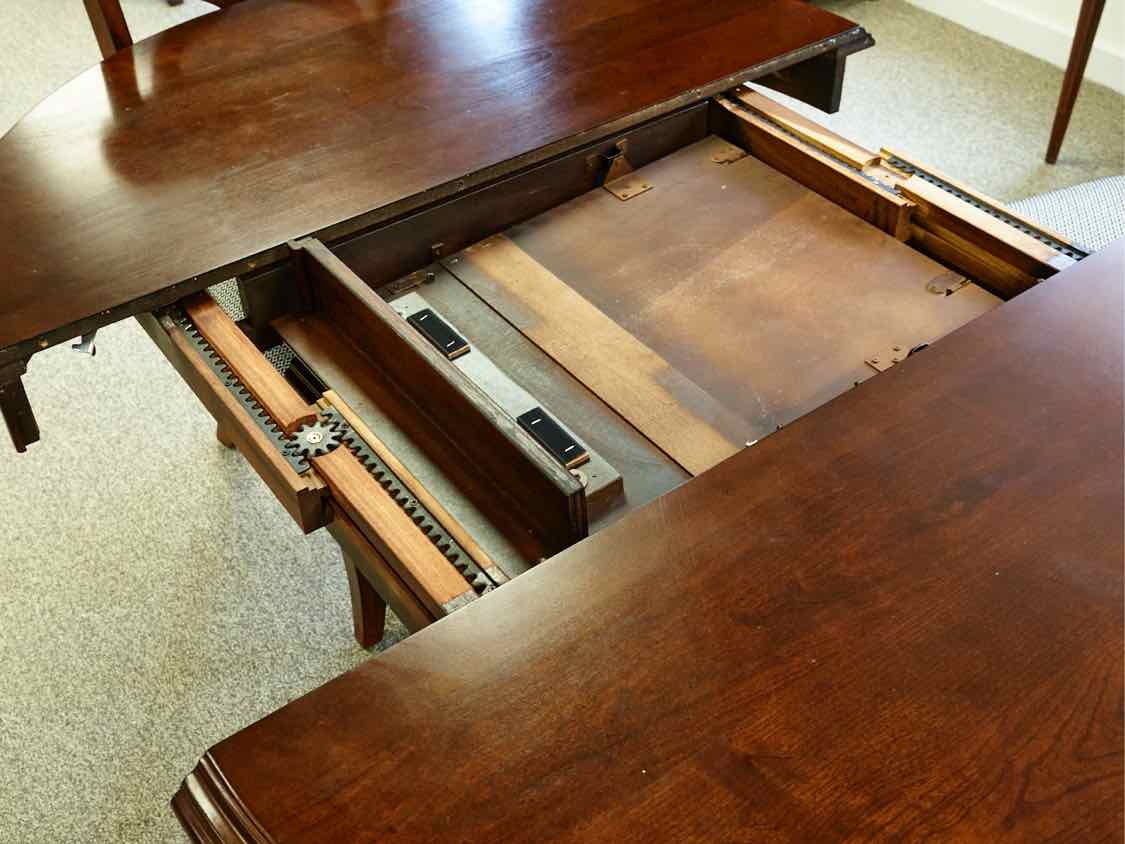 Round Cherry Pedestal Table with Leaf & Set of 4 Chairs with Navy & White Seats