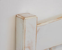 Moosehead Distressed Ivory Full Bed