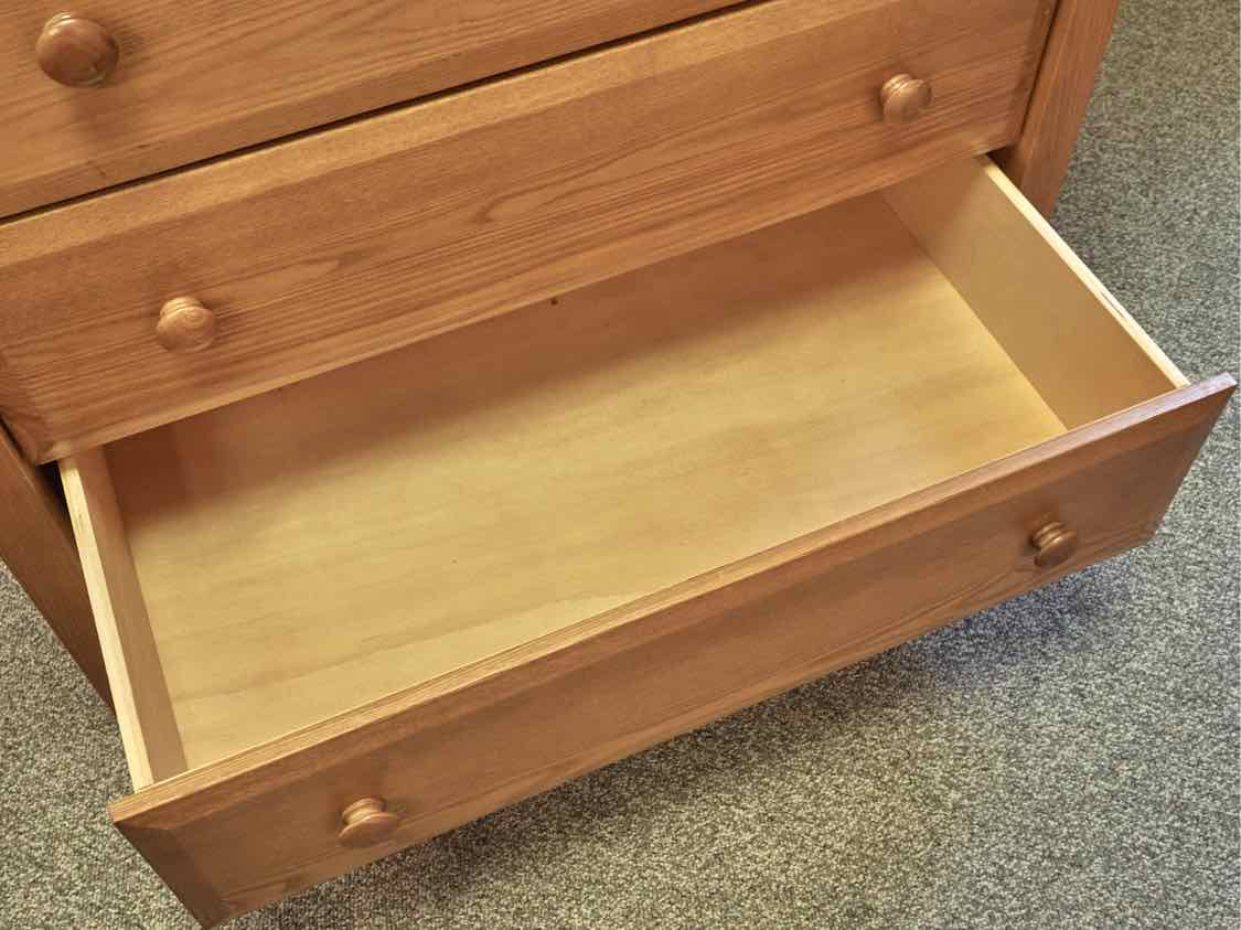 Vermont Tubbs Oak 5 Drawer Chest with Wood Knobs