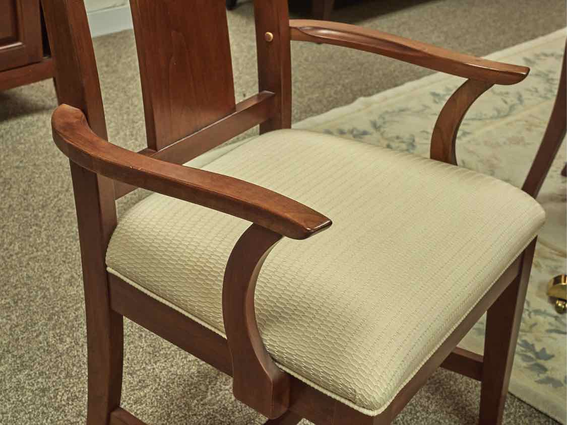 Kincaid Cherry Park Collection Dining Table W/ 2  Leaves & 6 Upholstered Chairs