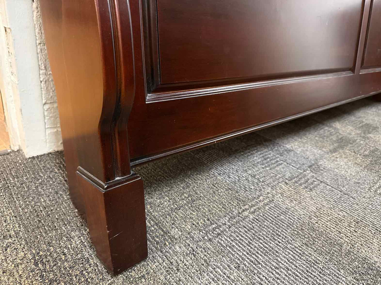 Kincaid Cherry King Bed