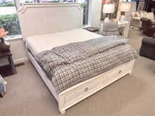 Bassett 'Ventura Panel Storage' King Bed