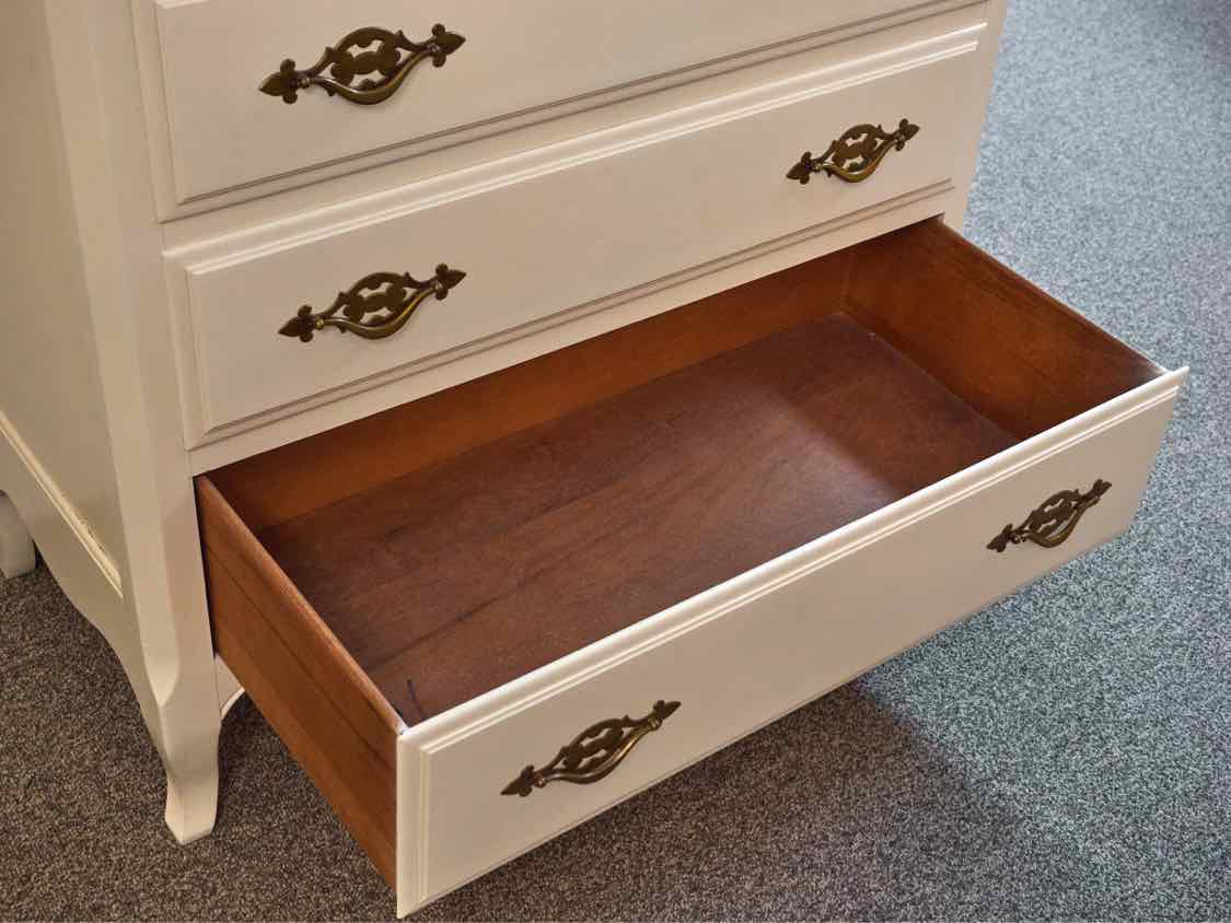 Nine Drawer Chest in Cream Finish
