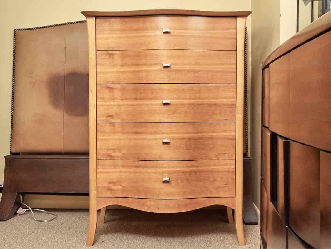 Maple 6 Drawer Chrome Knobs Chest