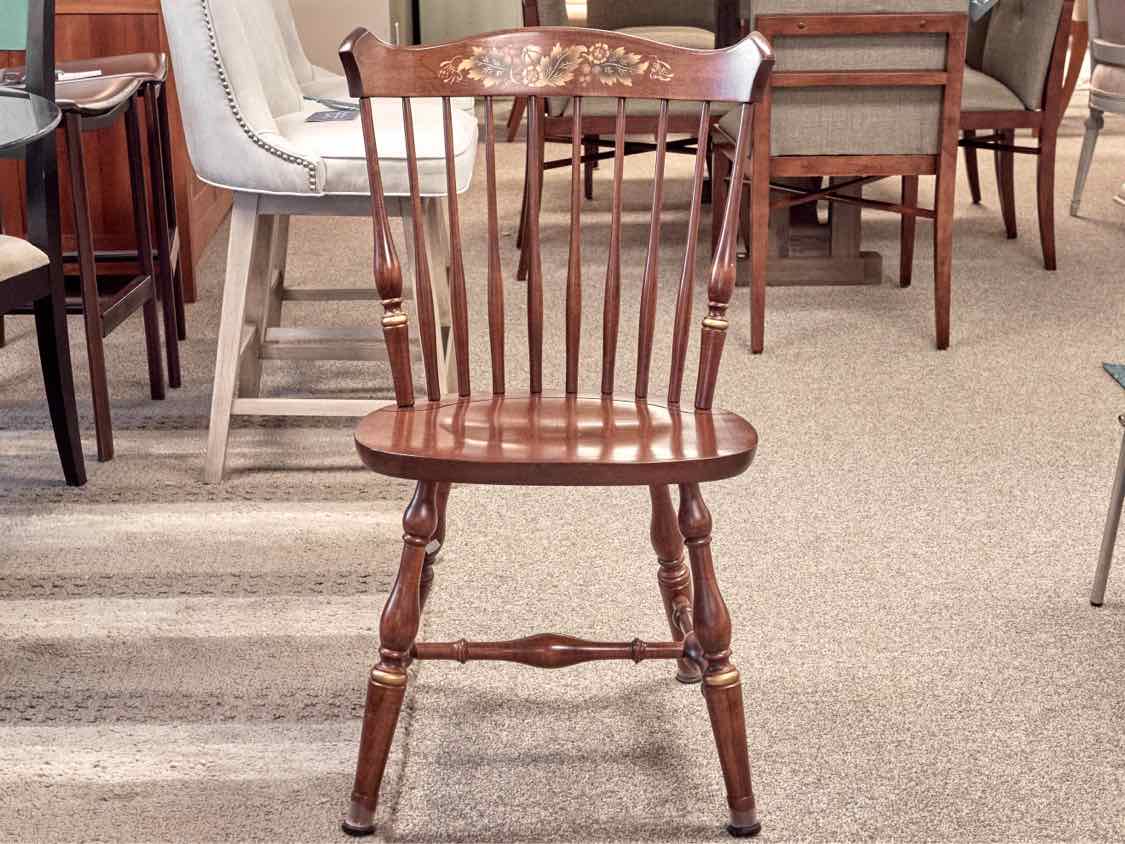 Hitchcock Round Dining Table & Set of Four Matching Chairs
