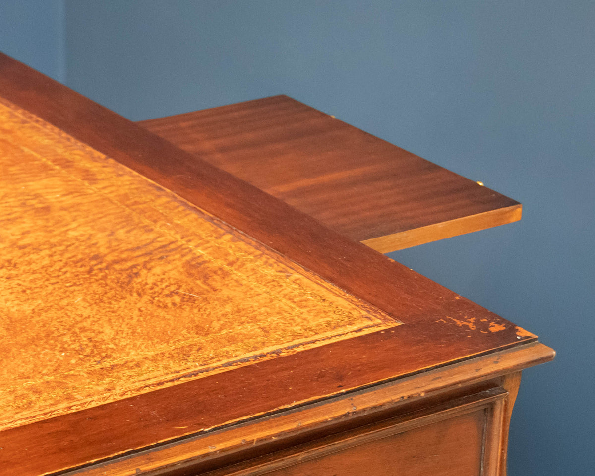 9 Drawer English Style Desk in Mahogany