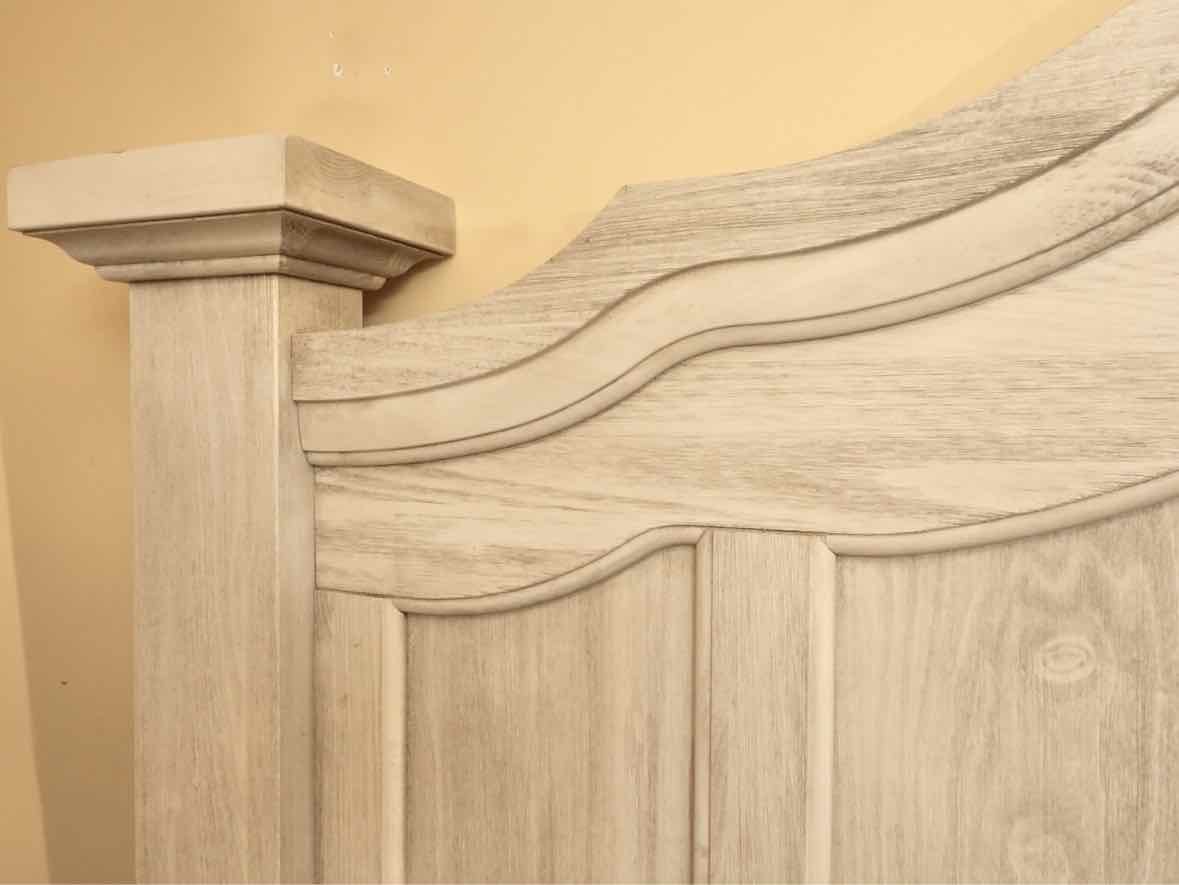 Arched 'Bell Shaped' Headboard /Footboard In Wire Brushed 'Dove Gray' King Bed