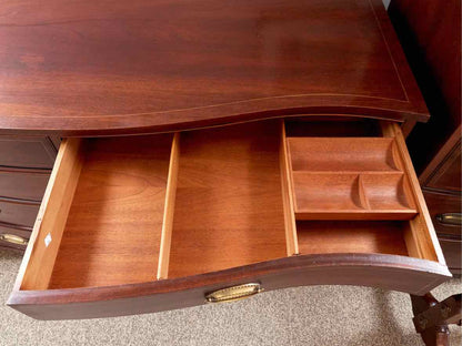 Henredon Serpentine Front Mahogany Dresser