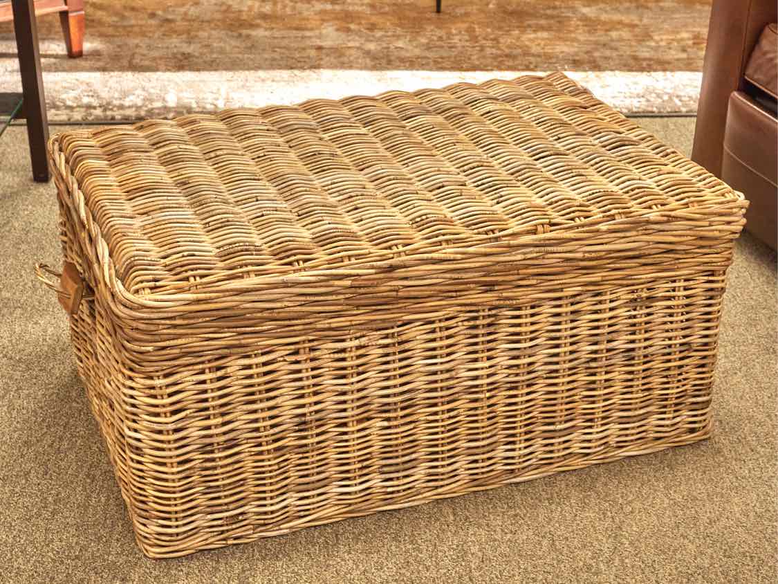 Wicker Lift Top Trunk
